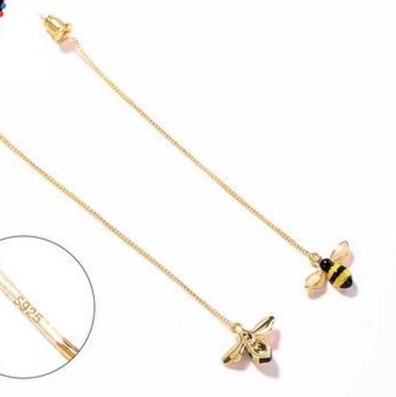 Trendy Bee Earrings - Picture 2 of 3